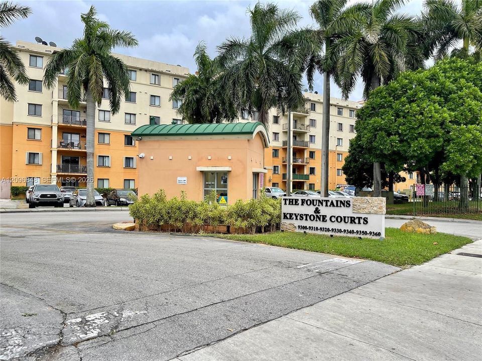 For Rent: $1,950 (1 beds, 1 baths, 690 Square Feet)