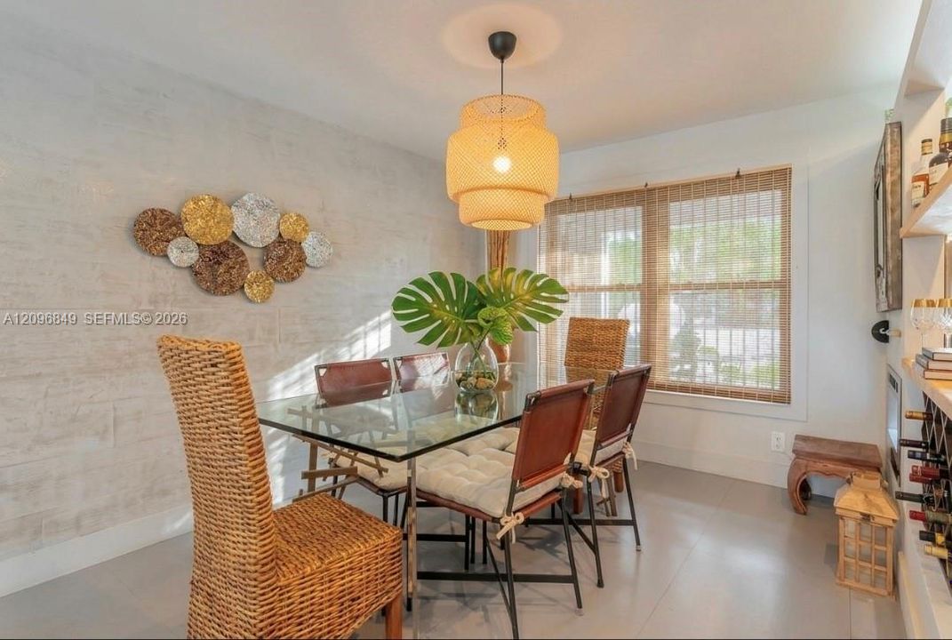 For Rent: $7,990 (3 beds, 2 baths, 1644 Square Feet)