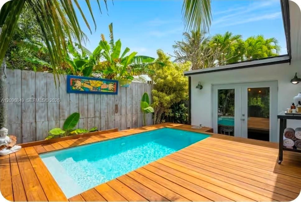 For Rent: $7,990 (3 beds, 2 baths, 1644 Square Feet)