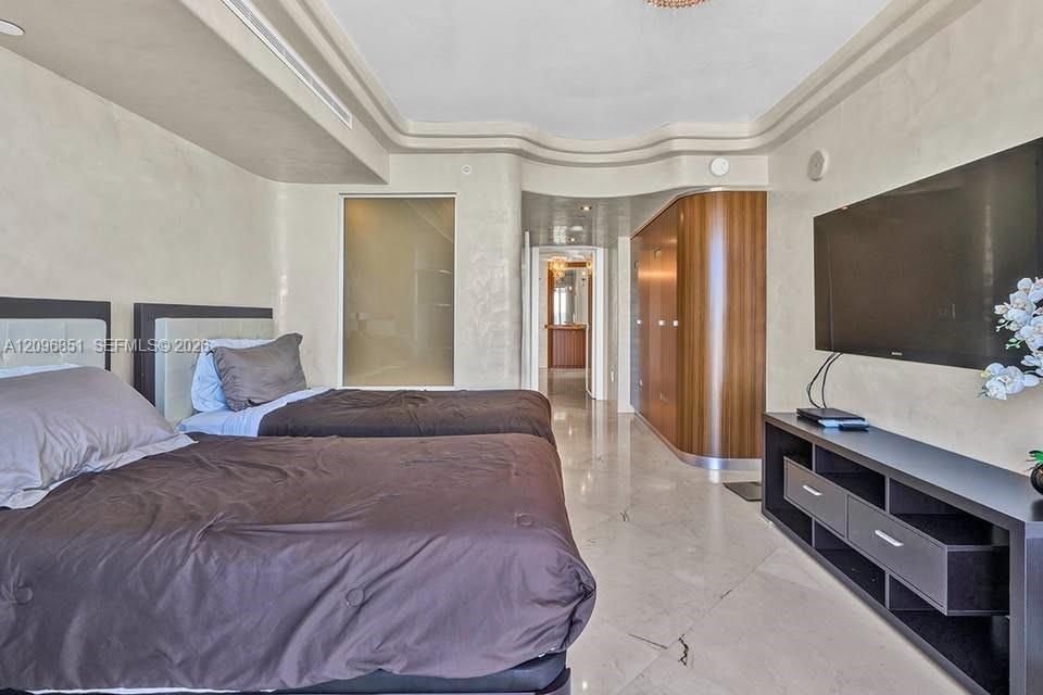 For Rent: $5,999 (2 beds, 2 baths, 1423 Square Feet)