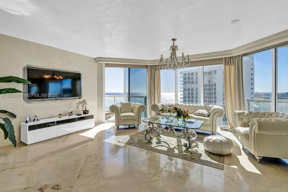 For Rent: $5,999 (2 beds, 2 baths, 1423 Square Feet)