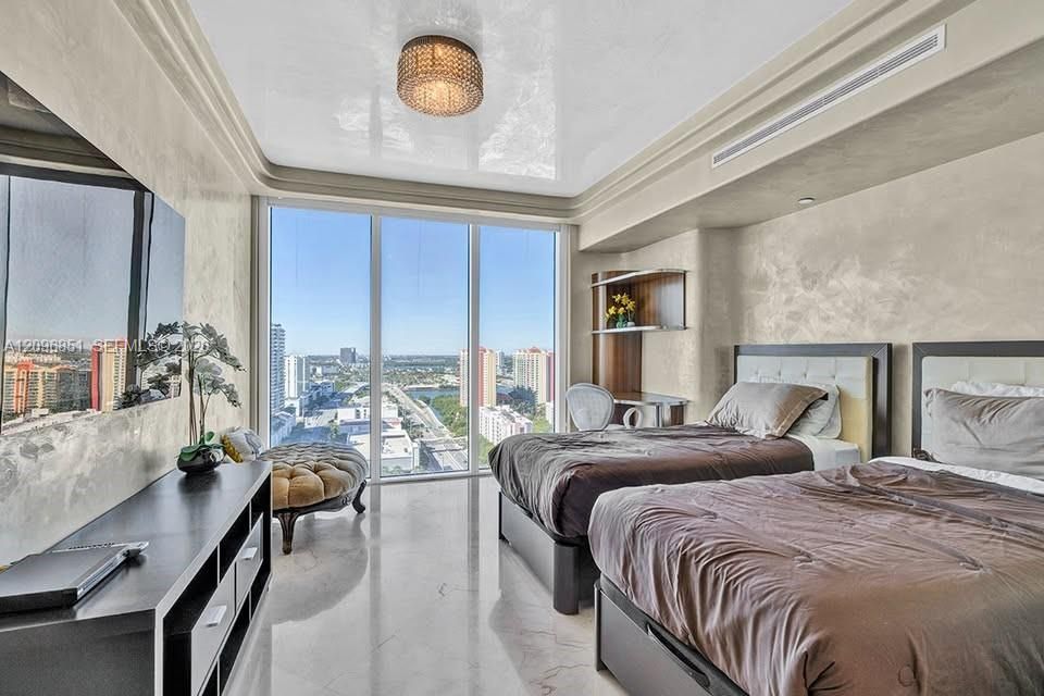 For Rent: $5,999 (2 beds, 2 baths, 1423 Square Feet)