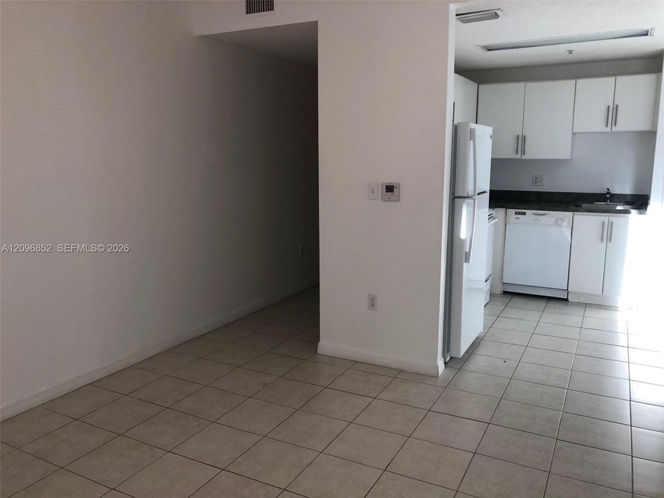 For Rent: $1,900 (1 beds, 1 baths, 486 Square Feet)