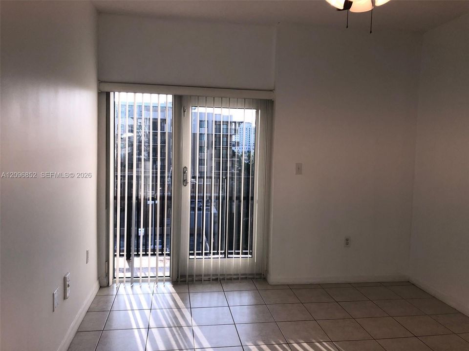 For Rent: $1,900 (1 beds, 1 baths, 486 Square Feet)