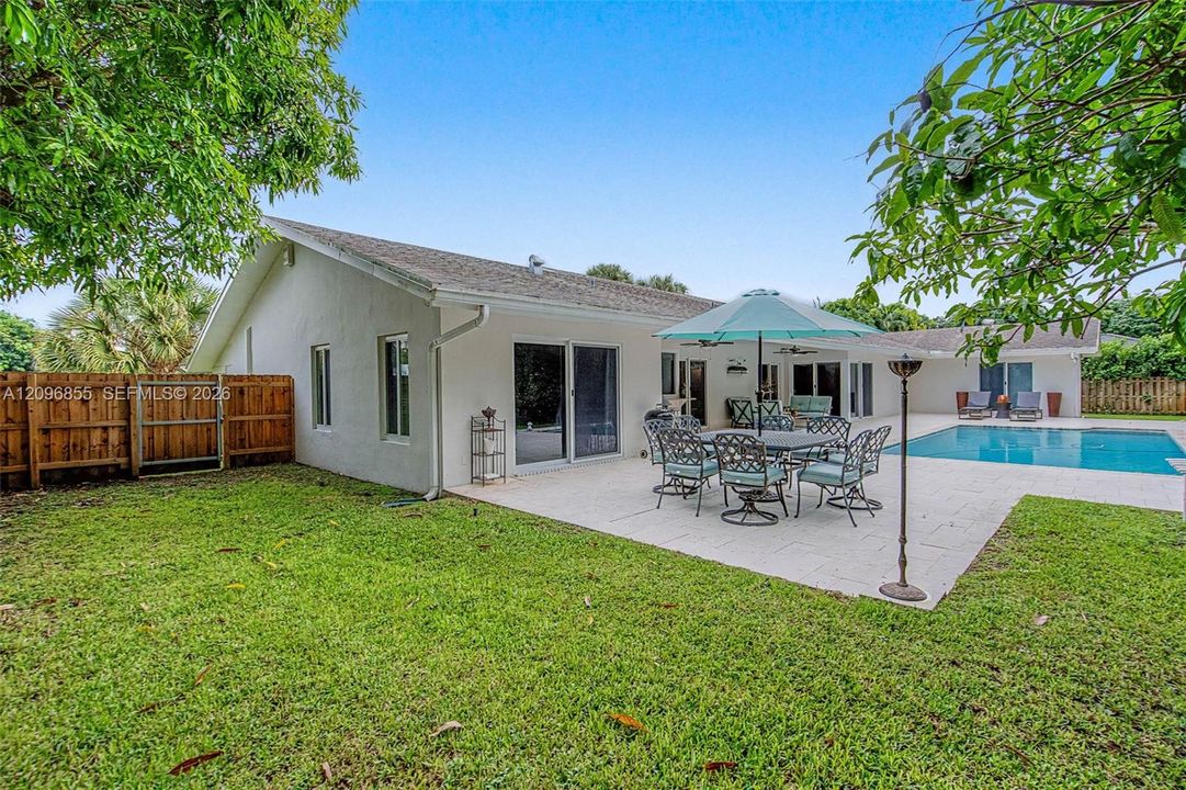 For Sale: $1,696,000 (4 beds, 3 baths, 3039 Square Feet)