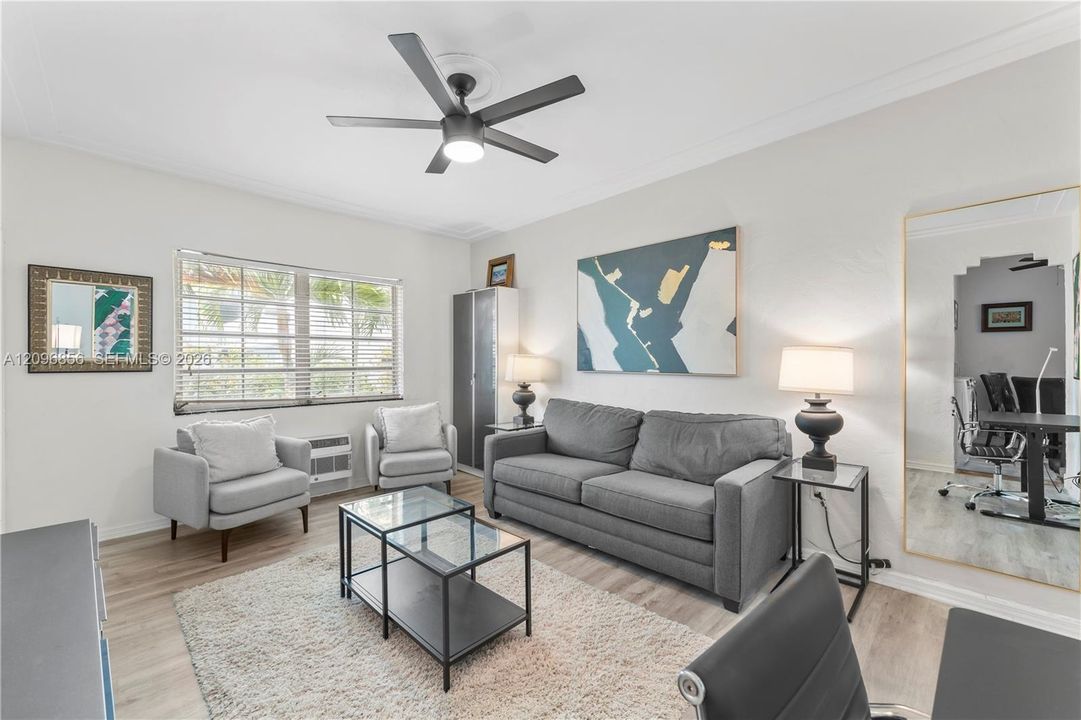 For Rent: $2,150 (1 beds, 1 baths, 558 Square Feet)