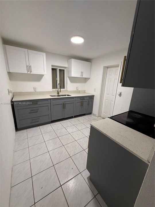 For Rent: $3,000 (2 beds, 2 baths, 1377 Square Feet)