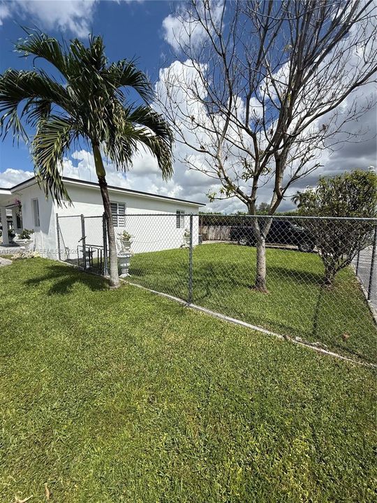 For Rent: $3,000 (2 beds, 2 baths, 1377 Square Feet)