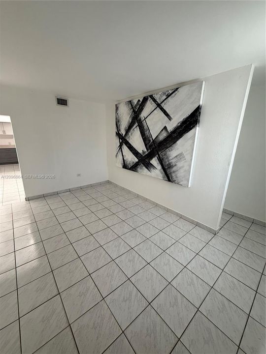 For Rent: $3,000 (2 beds, 2 baths, 1377 Square Feet)