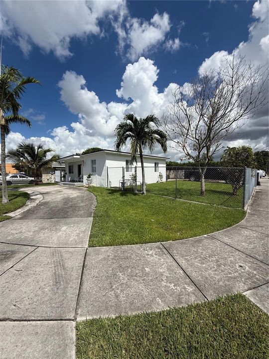 For Rent: $3,000 (2 beds, 2 baths, 1377 Square Feet)