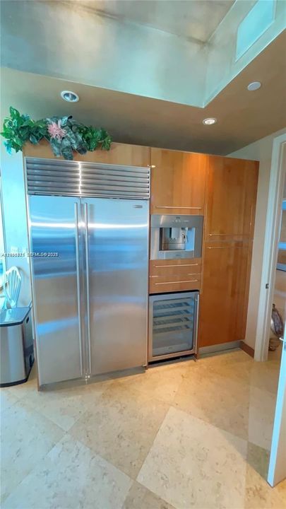 В аренду: $17,000 (3 спален, 4 ванн, 2772 Квадратных фут)