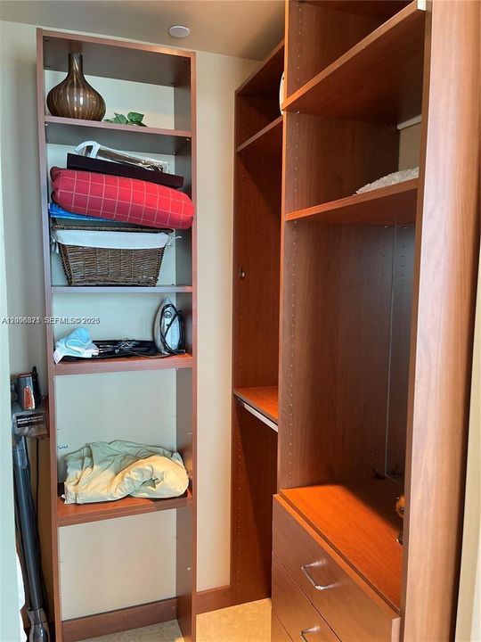 В аренду: $17,000 (3 спален, 4 ванн, 2772 Квадратных фут)