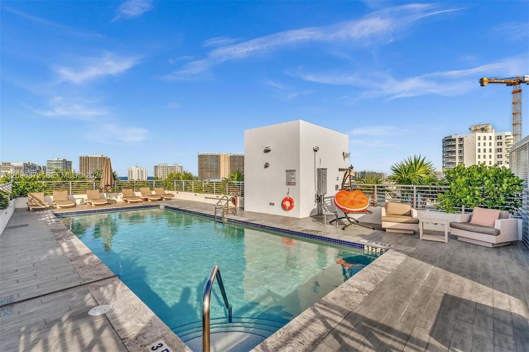 For Rent: $6,500 (2 beds, 2 baths, 1150 Square Feet)