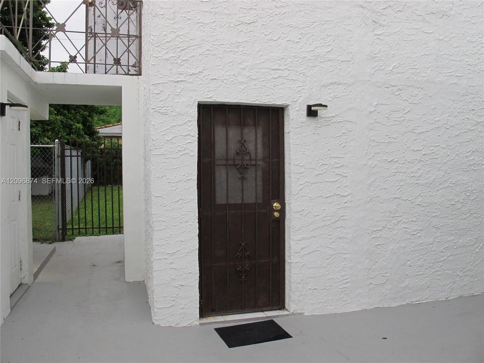 For Rent: $1,300 (0 beds, 1 baths, 2902 Square Feet)