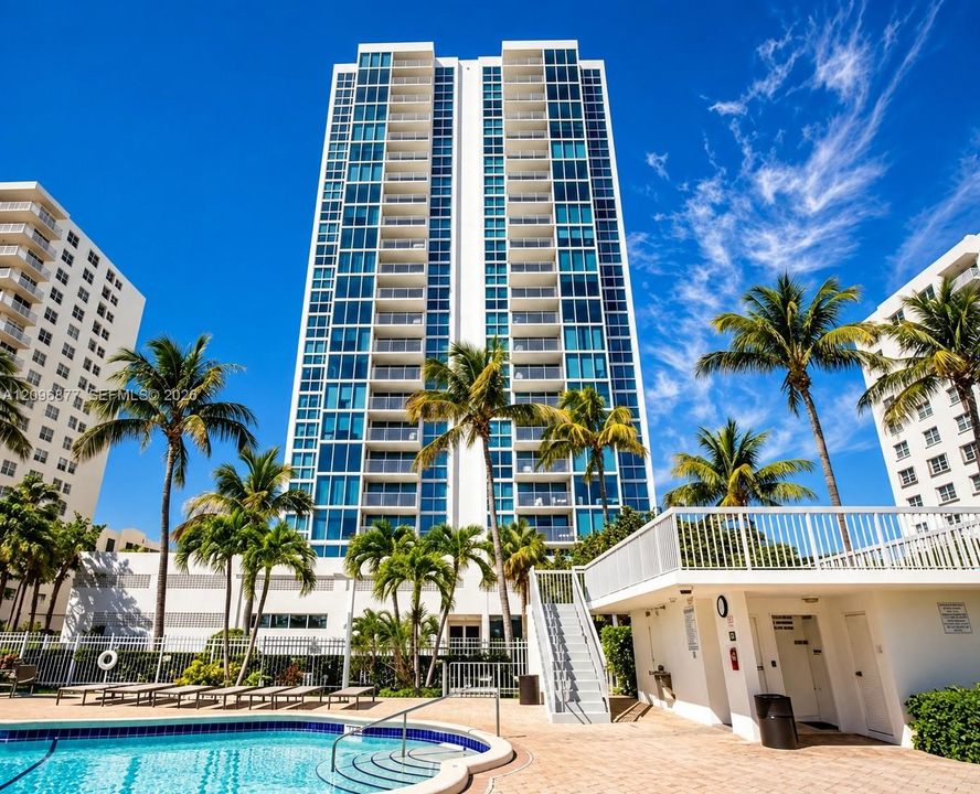 For Sale: $650,000 (1 beds, 1 baths, 1190 Square Feet)