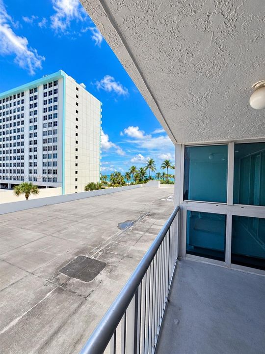 For Sale: $650,000 (1 beds, 1 baths, 1190 Square Feet)