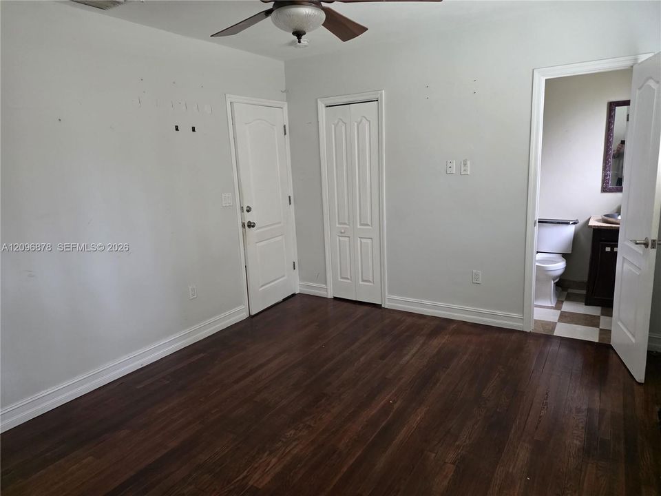For Sale: $759,000 (5 beds, 4 baths, 2240 Square Feet)