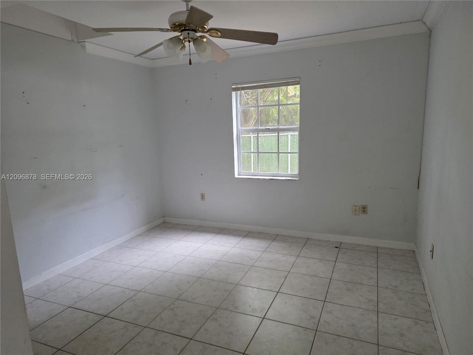 For Sale: $759,000 (5 beds, 4 baths, 2240 Square Feet)
