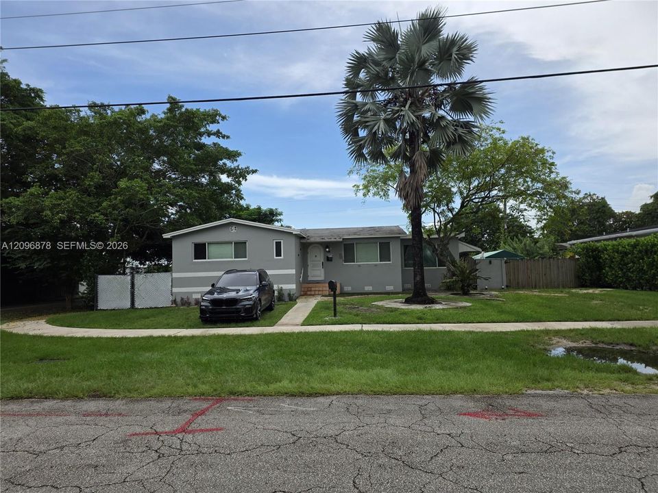 For Sale: $759,000 (5 beds, 4 baths, 2240 Square Feet)