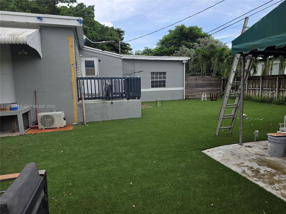 For Sale: $759,000 (5 beds, 4 baths, 2240 Square Feet)