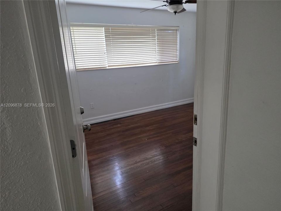 For Sale: $759,000 (5 beds, 4 baths, 2240 Square Feet)