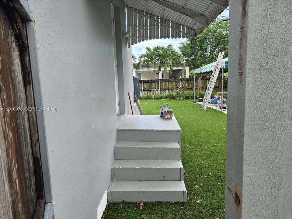 For Sale: $759,000 (5 beds, 4 baths, 2240 Square Feet)
