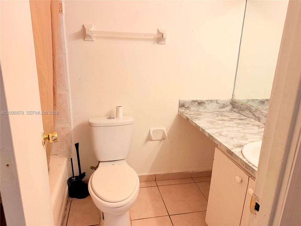 В аренду: $1,900 (2 спален, 1 ванн, 770 Квадратных фут)