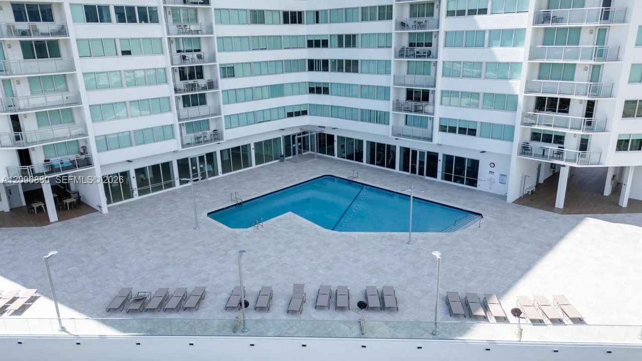 For Sale: $788,000 (2 beds, 2 baths, 1455 Square Feet)