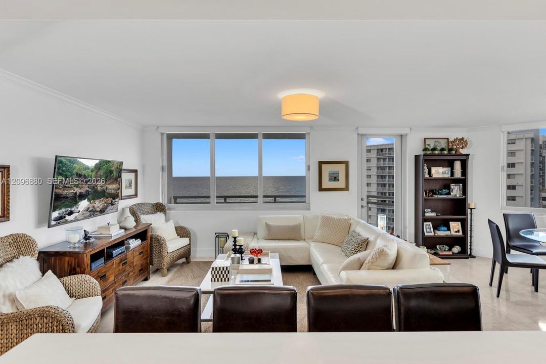 For Sale: $788,000 (2 beds, 2 baths, 1455 Square Feet)