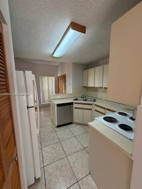 For Sale: $360,000 (2 beds, 2 baths, 1376 Square Feet)