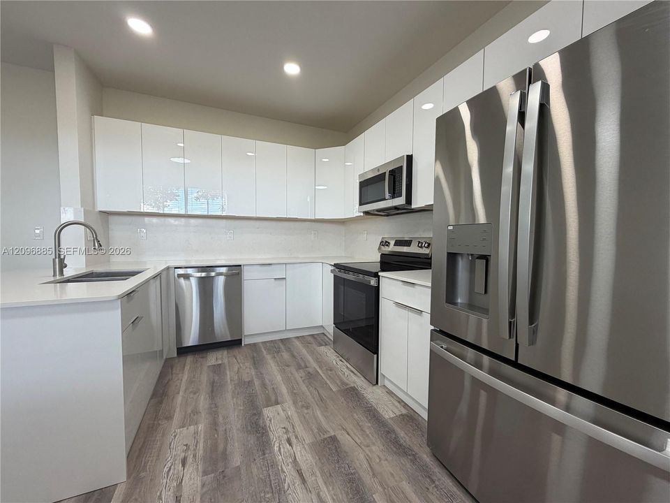 En Renta: $3,450 (4 camas, 2 baños, 1826 Pies cuadrados)