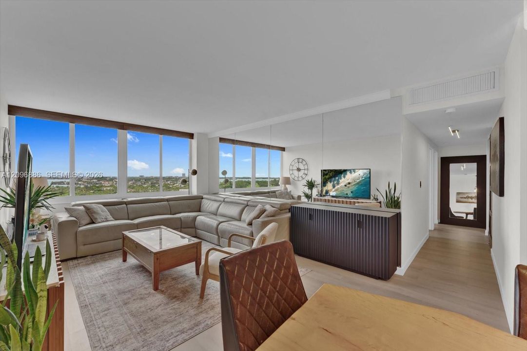 For Sale: $385,000 (2 beds, 2 baths, 1020 Square Feet)
