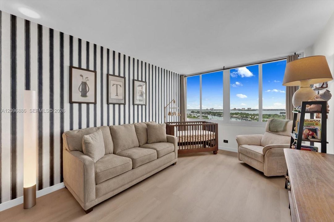 For Sale: $385,000 (2 beds, 2 baths, 1020 Square Feet)