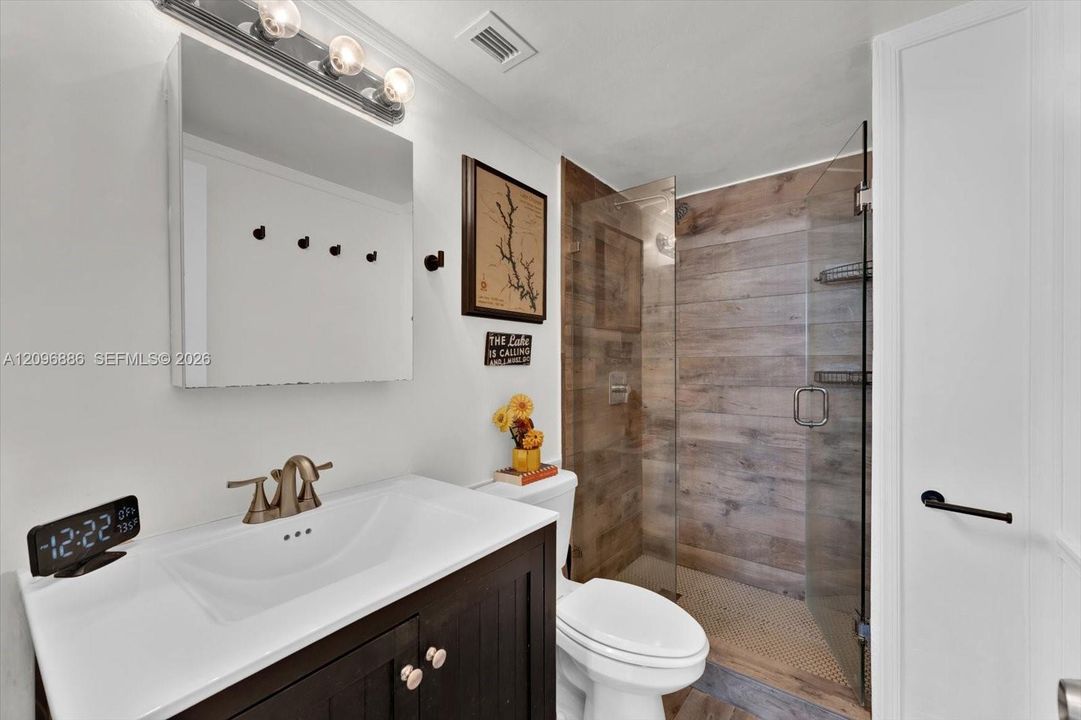 For Sale: $385,000 (2 beds, 2 baths, 1020 Square Feet)