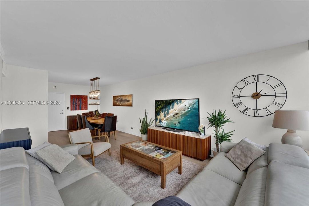 For Sale: $385,000 (2 beds, 2 baths, 1020 Square Feet)
