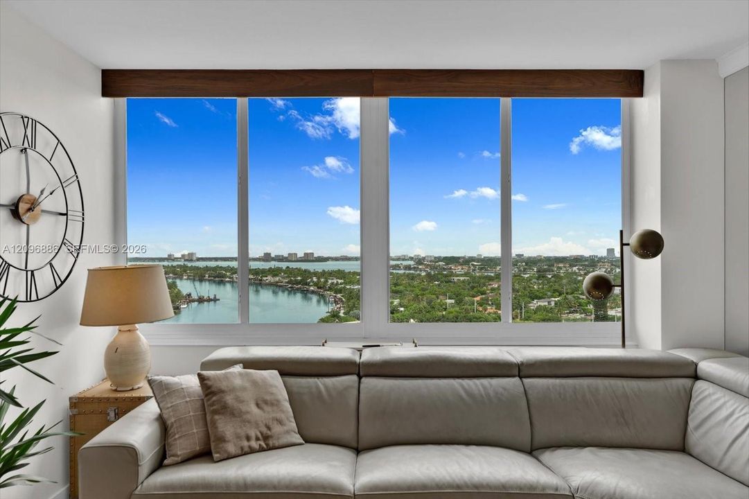 For Sale: $385,000 (2 beds, 2 baths, 1020 Square Feet)
