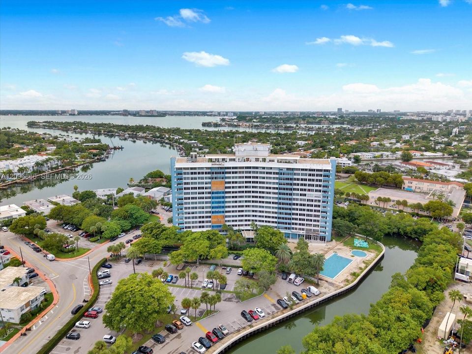 For Sale: $385,000 (2 beds, 2 baths, 1020 Square Feet)