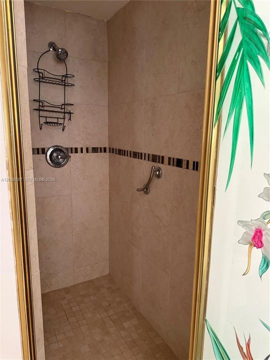 For Sale: $386,000 (2 beds, 2 baths, 2040 Square Feet)