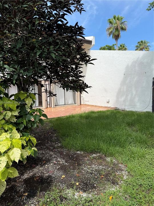 For Sale: $386,000 (2 beds, 2 baths, 2040 Square Feet)