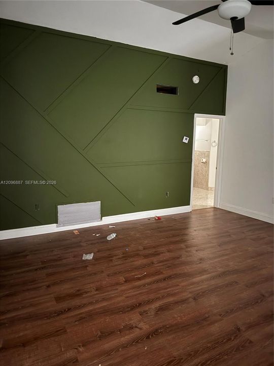 For Sale: $386,000 (2 beds, 2 baths, 2040 Square Feet)