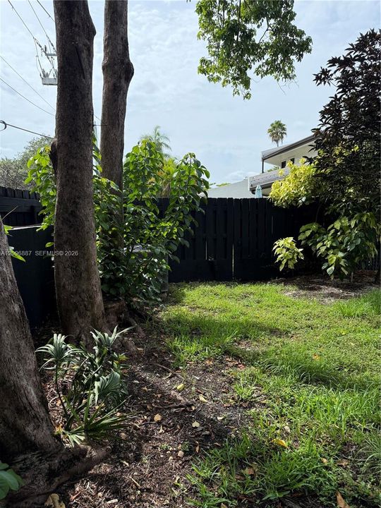 For Sale: $386,000 (2 beds, 2 baths, 2040 Square Feet)