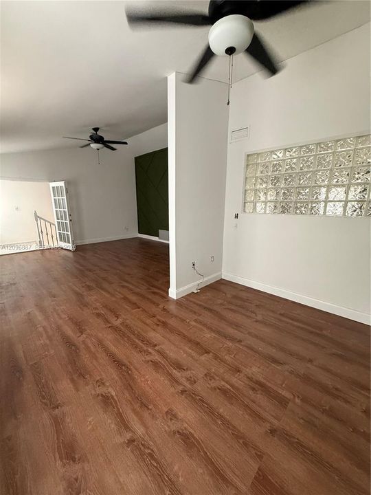 For Sale: $386,000 (2 beds, 2 baths, 2040 Square Feet)