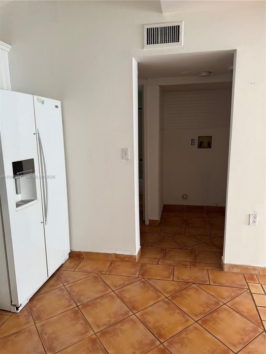 For Sale: $386,000 (2 beds, 2 baths, 2040 Square Feet)