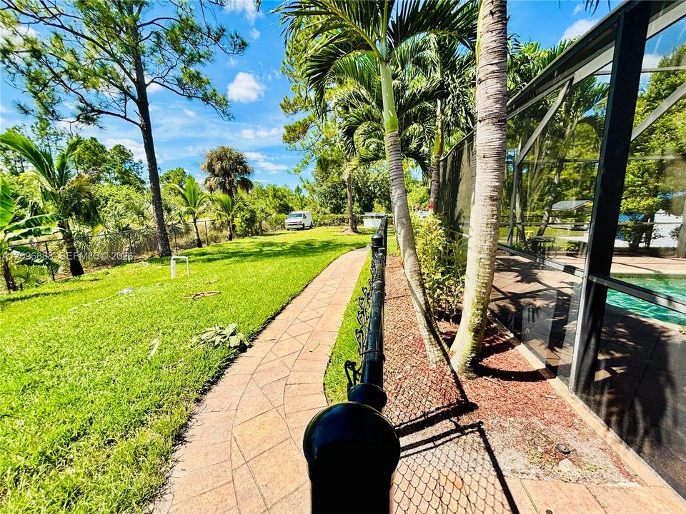 待售: $535,000 (4 贝兹, 2 浴室, 2068 平方英尺)