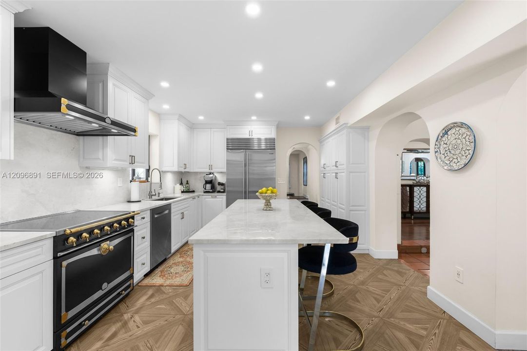For Sale: $4,200,000 (5 beds, 4 baths, 3386 Square Feet)