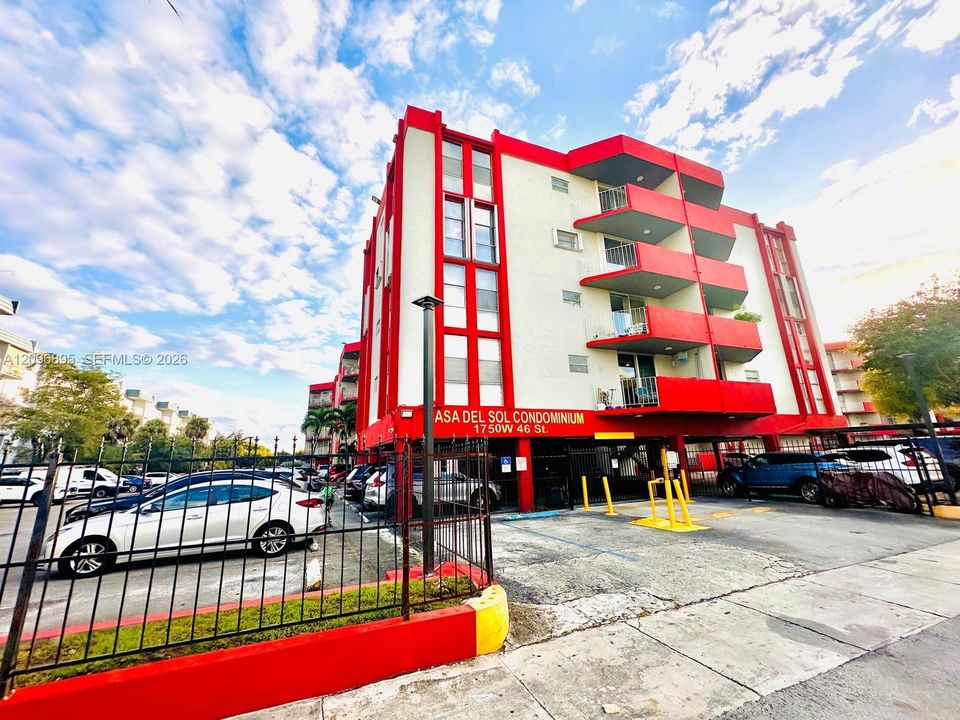 For Rent: $2,750 (3 beds, 2 baths, 1300 Square Feet)