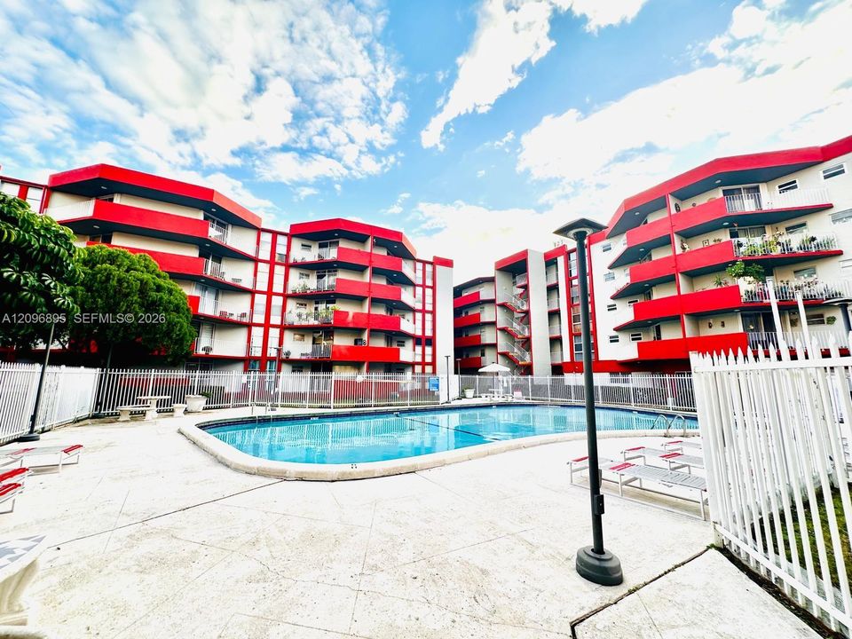 For Rent: $2,750 (3 beds, 2 baths, 1300 Square Feet)