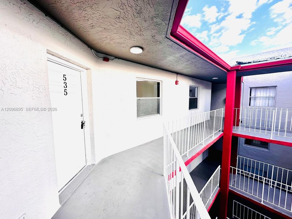 For Rent: $2,750 (3 beds, 2 baths, 1300 Square Feet)