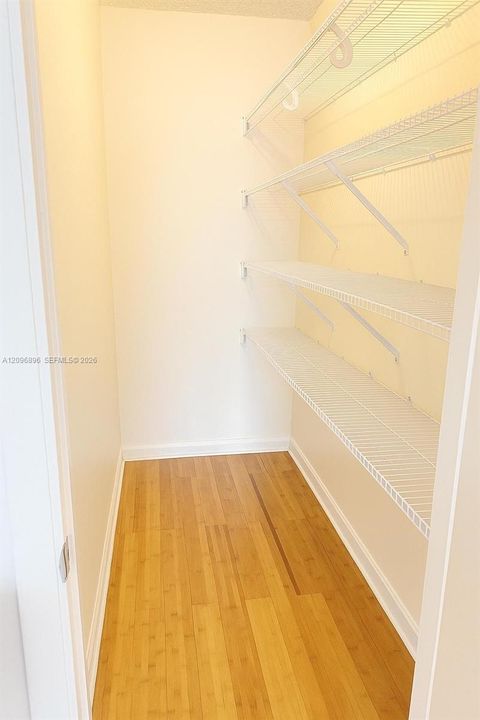 walking closet