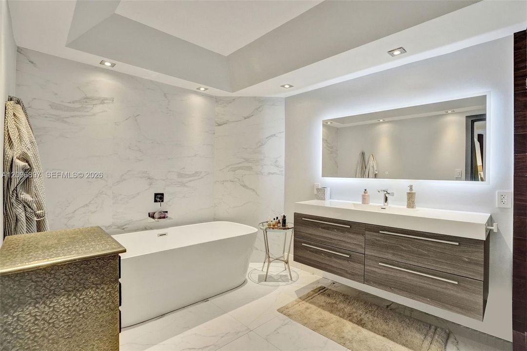 На продажу: $749,999 (1 спален, 1 ванн, 1235 Квадратных фут)